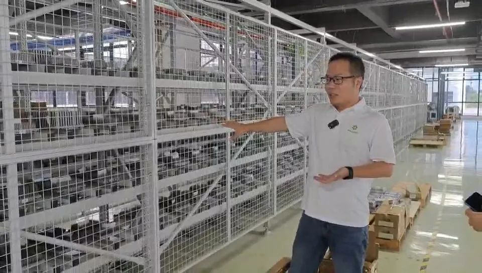 自動(dòng)化立體倉(cāng)庫(kù),立體倉(cāng)庫(kù),藍(lán)天智能,Miniload,堆垛機(jī),穿梭車(chē)